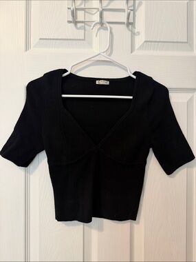 Free People Black Cropped V-Neck Knit Top